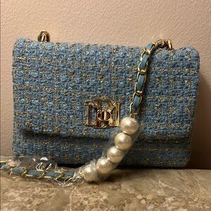 Chic Blue and Gold Crossbody Bag with Chain Strap
